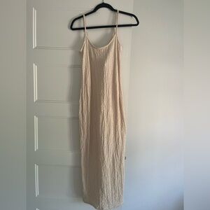 H&M Elegant Cream Textured Dress long. Medium. New.